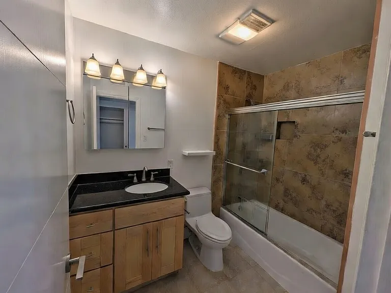 875 Waller St #1 — Photo 13