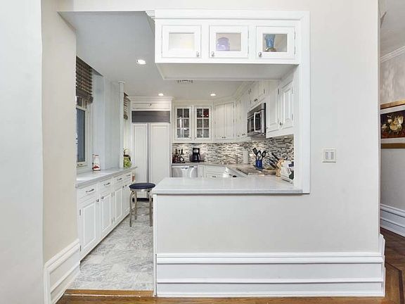 3rd image of 43 5th Ave #10NW
