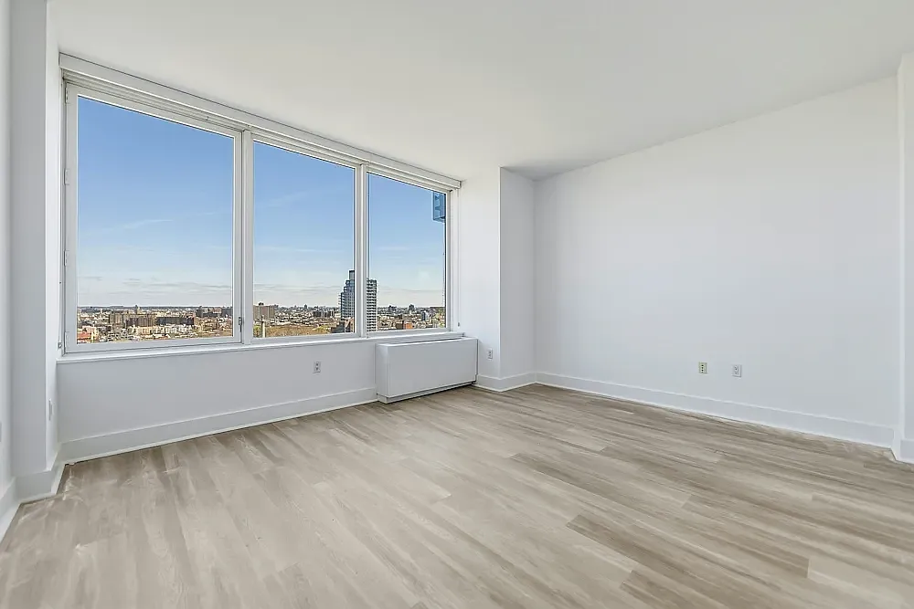 86 Fleet Pl — Photo 2