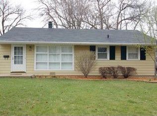 1006 Sunset Rd, Wheaton, IL 60189