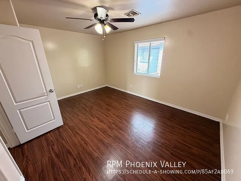 Bell Villas Apartments — Photo 32