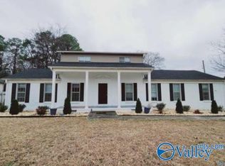 806 Tammy St SW, Decatur, AL 35603