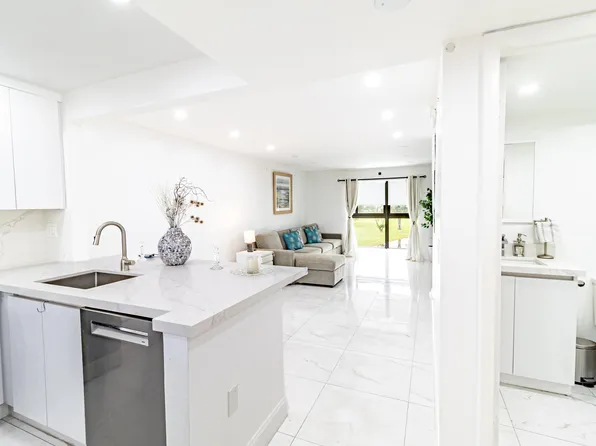 10331 Sunrise Lakes Boulevard #302, Sunrise, FL 33322