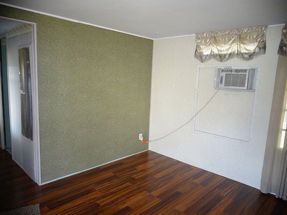 5th image of 249 Jasper St Lot 55