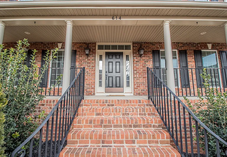 614 Pawleys Dr — Photo 5