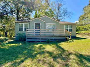 212 Old Memphis Rd, Tuscumbia, AL 35674