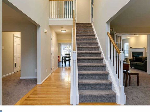 3rd image of 80 Annapolis Dr