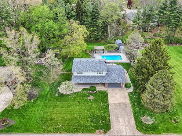 5293 Green Hills Dr, Brownsburg, IN 46112
