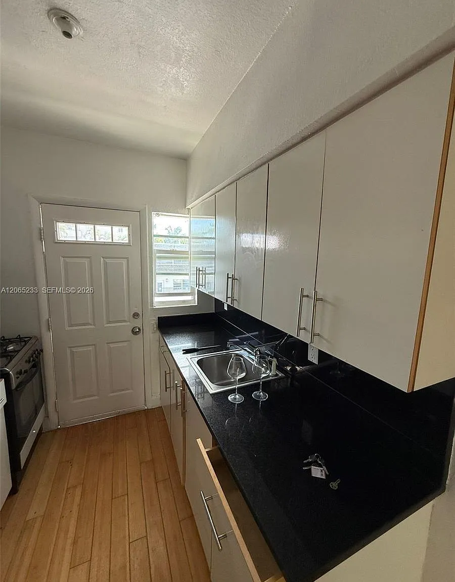 The Lofts At Tatum Condo — Photo 4
