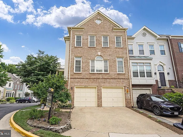 6624 Thurlton Dr — Photo 1