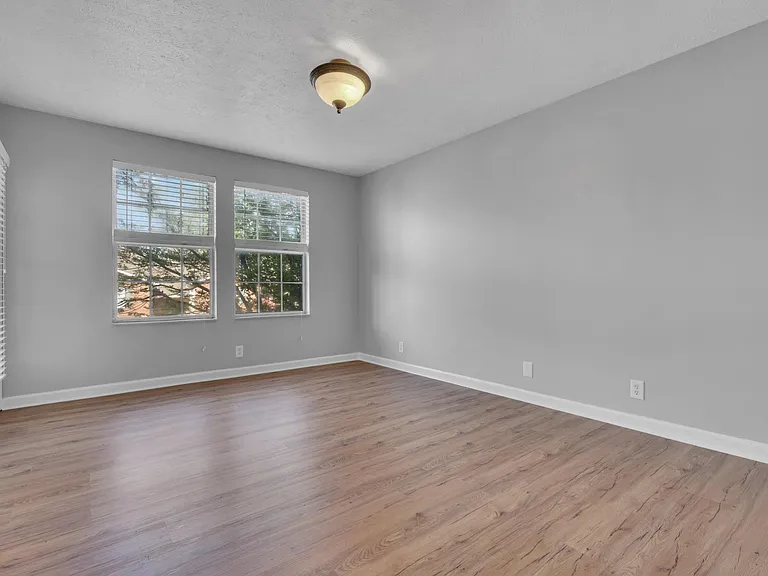 151 N Timber Dr — Photo 18