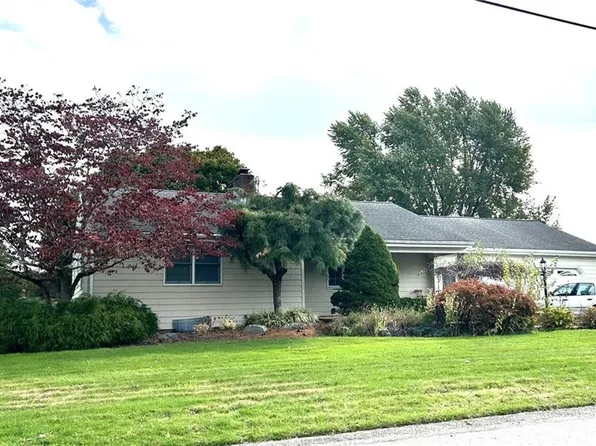 85 Ferncliffe Rd, Seekonk, MA 02771