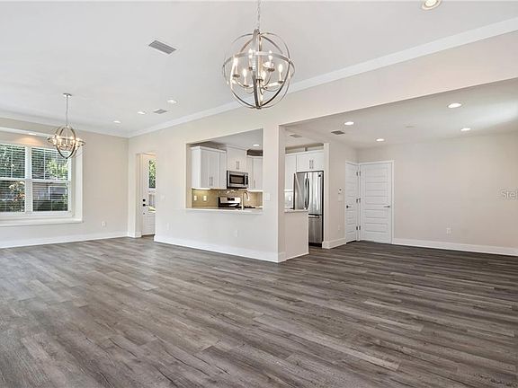 5th image of 105 W Orlando St