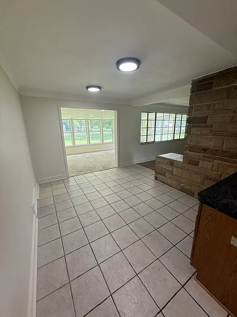 3 bed, 1600 sqft, $1,800 — Photo 2