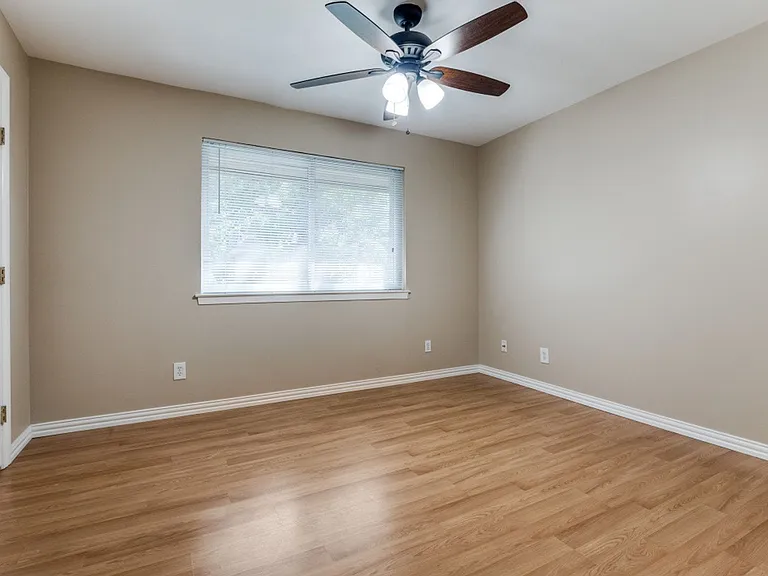 5508 Tremont St — Photo 4