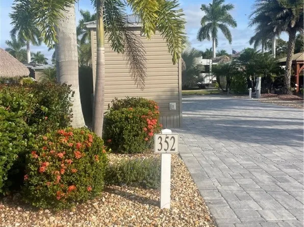 10323 Fire Flag Trl, Fort Myers, FL 33905