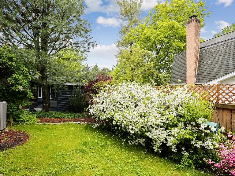 1755 Glastonberry Rd — Photo 14
