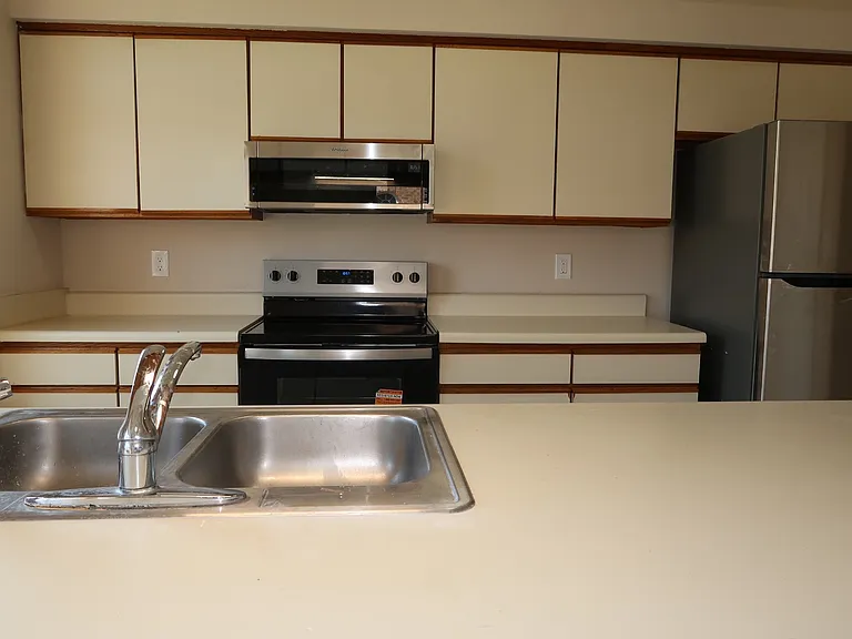 417 Greenview Dr — Photo 12