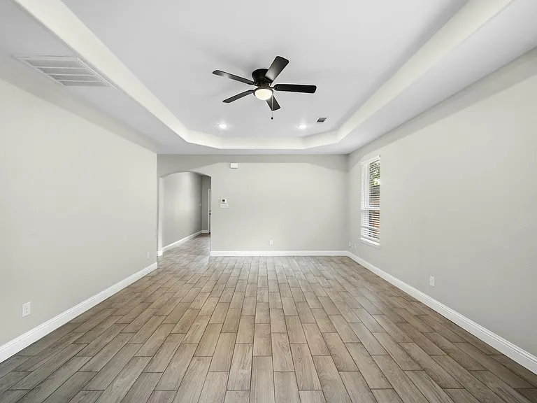 2125 Beaumont St — Photo 8