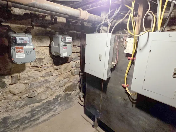 164 Bayview Avenue image 23 of 26