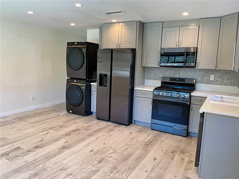 22953 Blythe St N — Photo 5