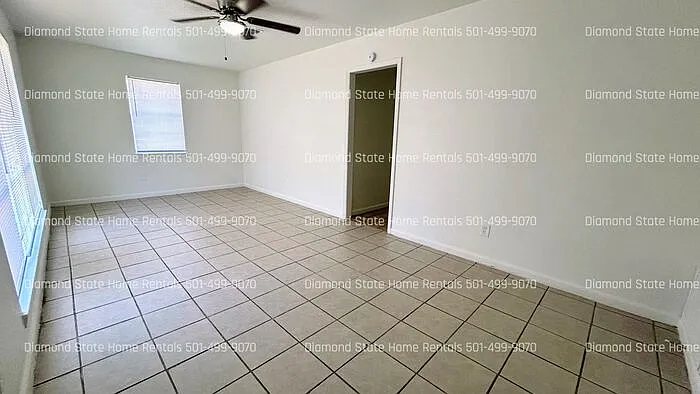 826 Jane Dr — Photo 3