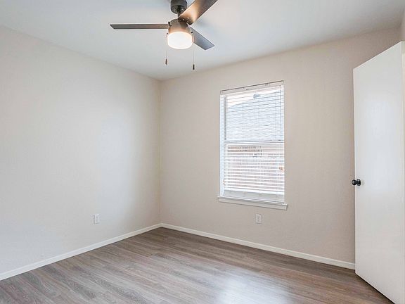 3rd image of 527 Crowley Rd