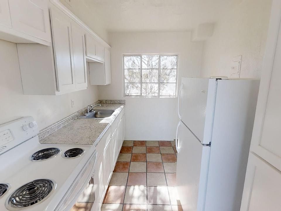 1st image of 1340 San Mateo Blvd SE APT 2