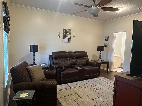3rd image of 202 Tomlinson Dr APT 9D