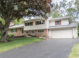 16320 Onondaga Cir, Brookfield, WI 53005