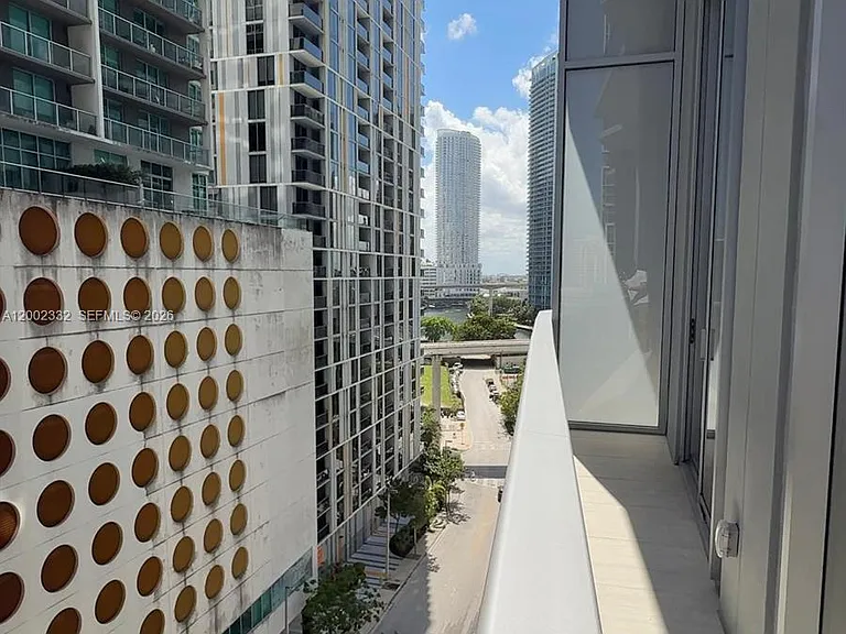 77 SE 5th St #1010 — Photo 1