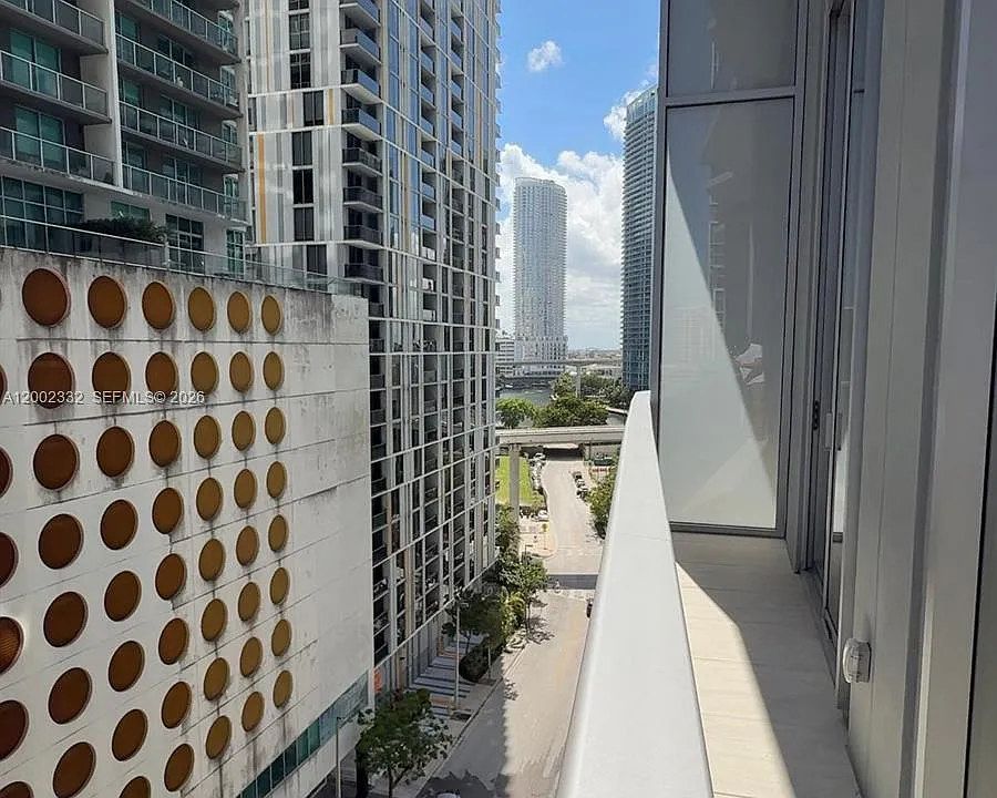 77 SE 5th St #1010