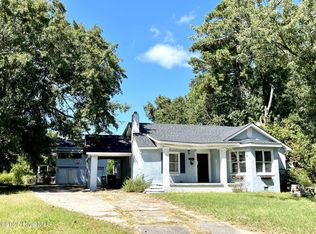 306 Sherwood Rd, Jacksonville, NC 28540