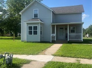 922 Pecan St, Humboldt, KS 66748