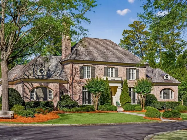 11 Leighton Ct, Sandy Springs, GA 30327