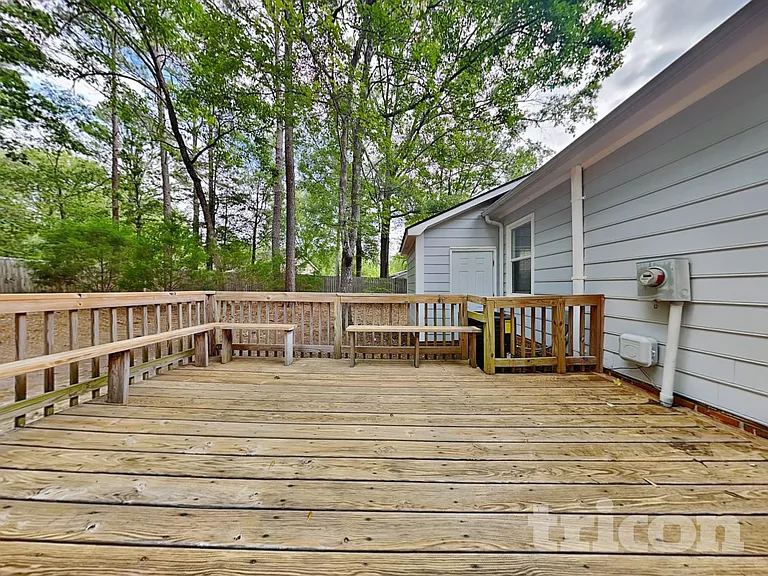 504 Lord Howe Rd — Photo 15