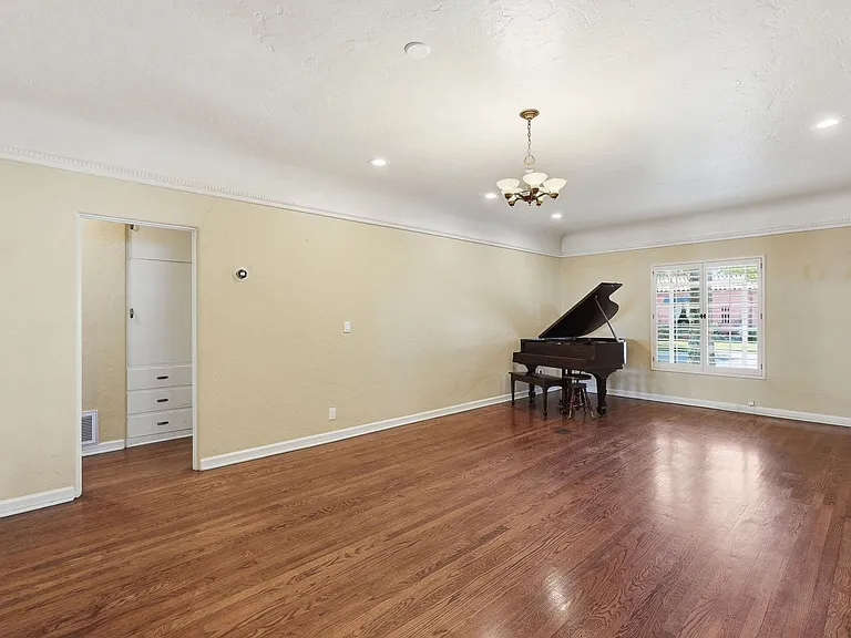 1238 W Coronado Rd — Photo 7