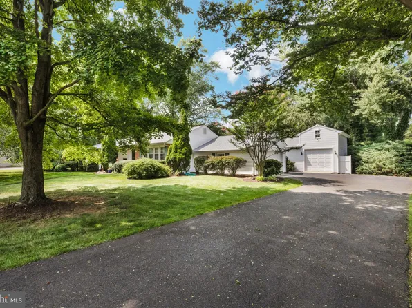 216 Douglass Ct, Moorestown, NJ 08057