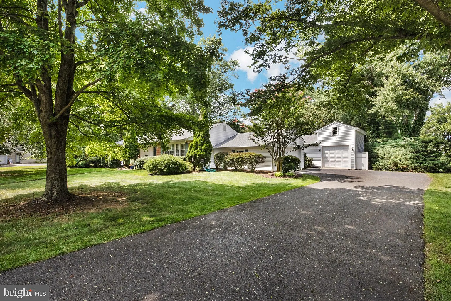 216 Douglass Ct photo 1