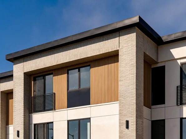 Sea + Stone La Jolla Village Apartments