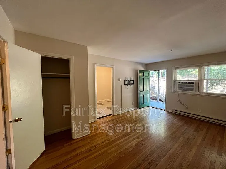 1937 Morehead Ave — Photo 6