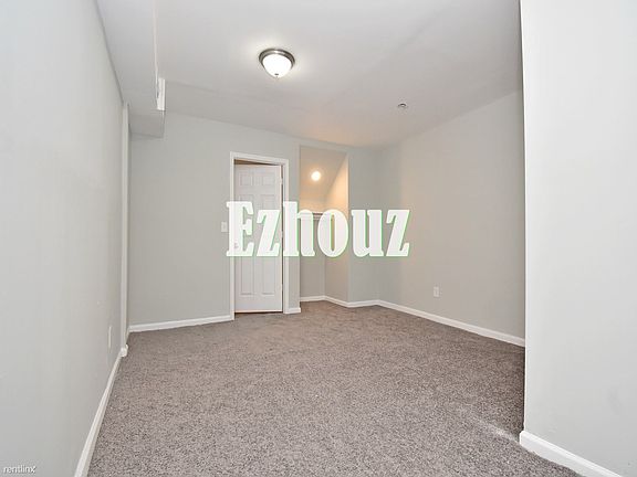135 E North Ave base bed2