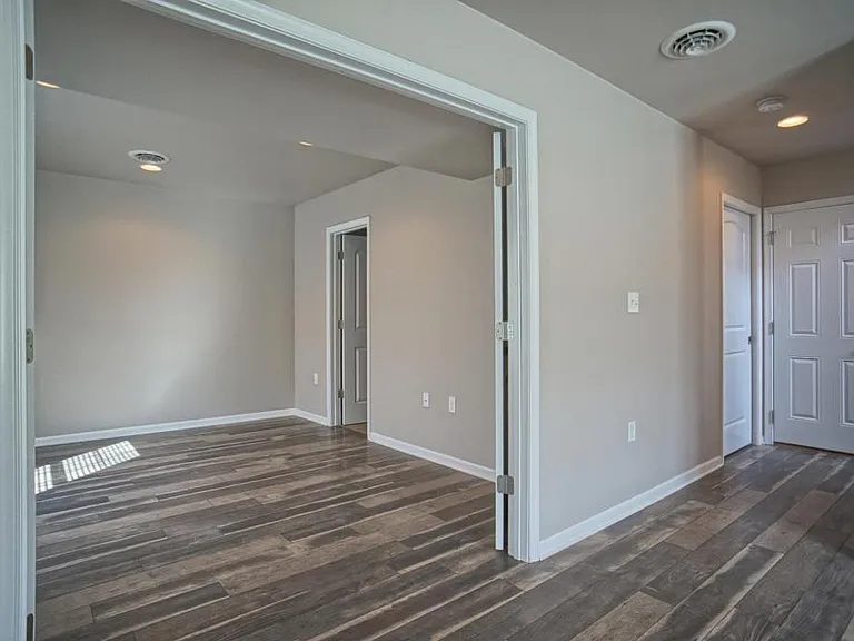 654 Cornhill Rd — Photo 20