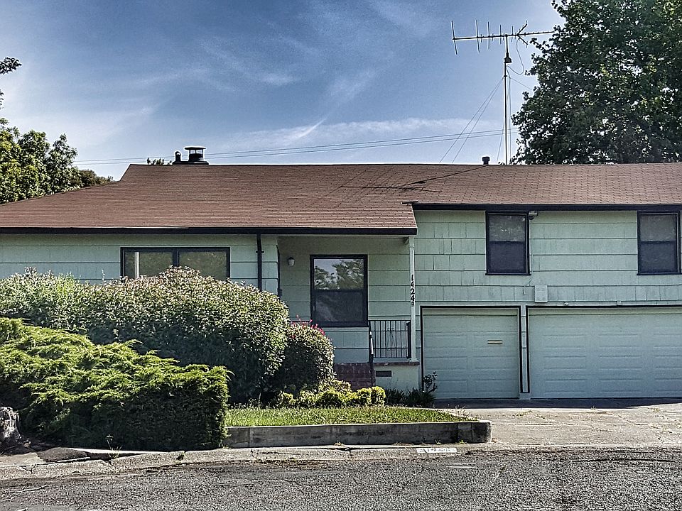 2nd image of 1424 Carl Ave