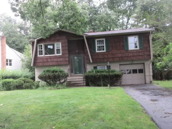 13 Roanoke Ave, Rockaway Twp., NJ 07866