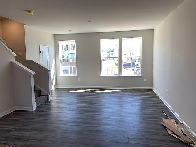 84-11 Winterplace Dr — Photo 3