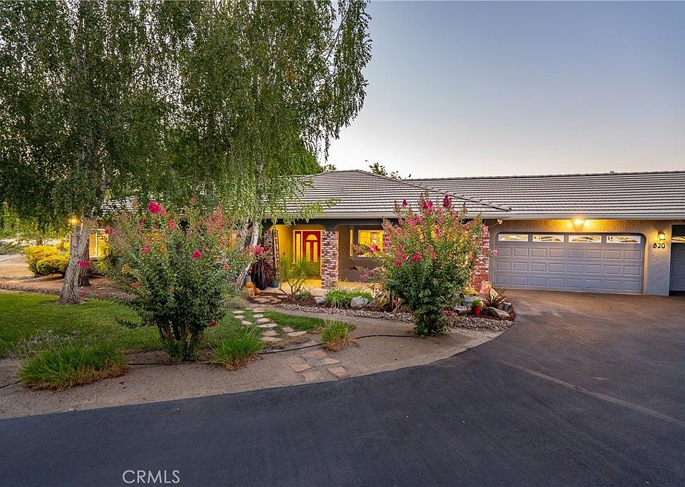 1st image of 820 Golden Meadow Dr