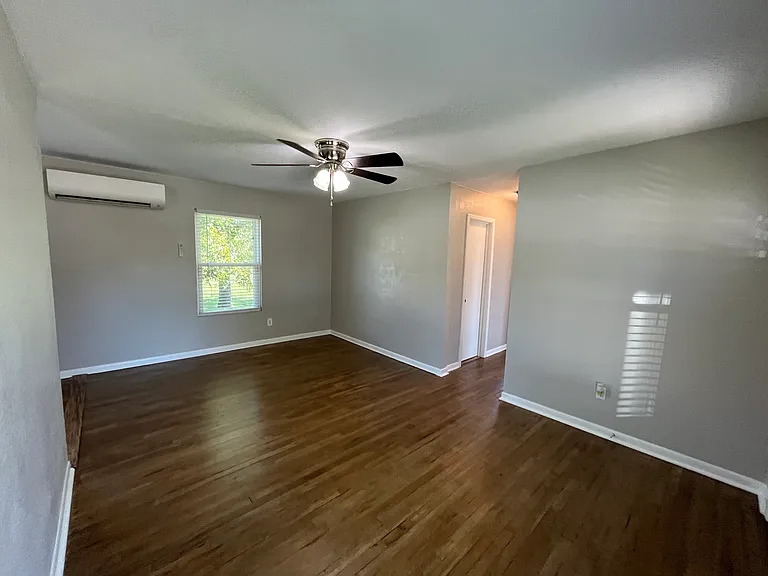408 Jefferson Ave — Photo 16