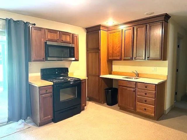 1 bed, 1.0 bath, 840 sqft, $1,300 — Photo 3