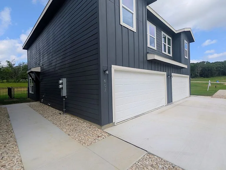 3501 E Renfro St #607 — Photo 2